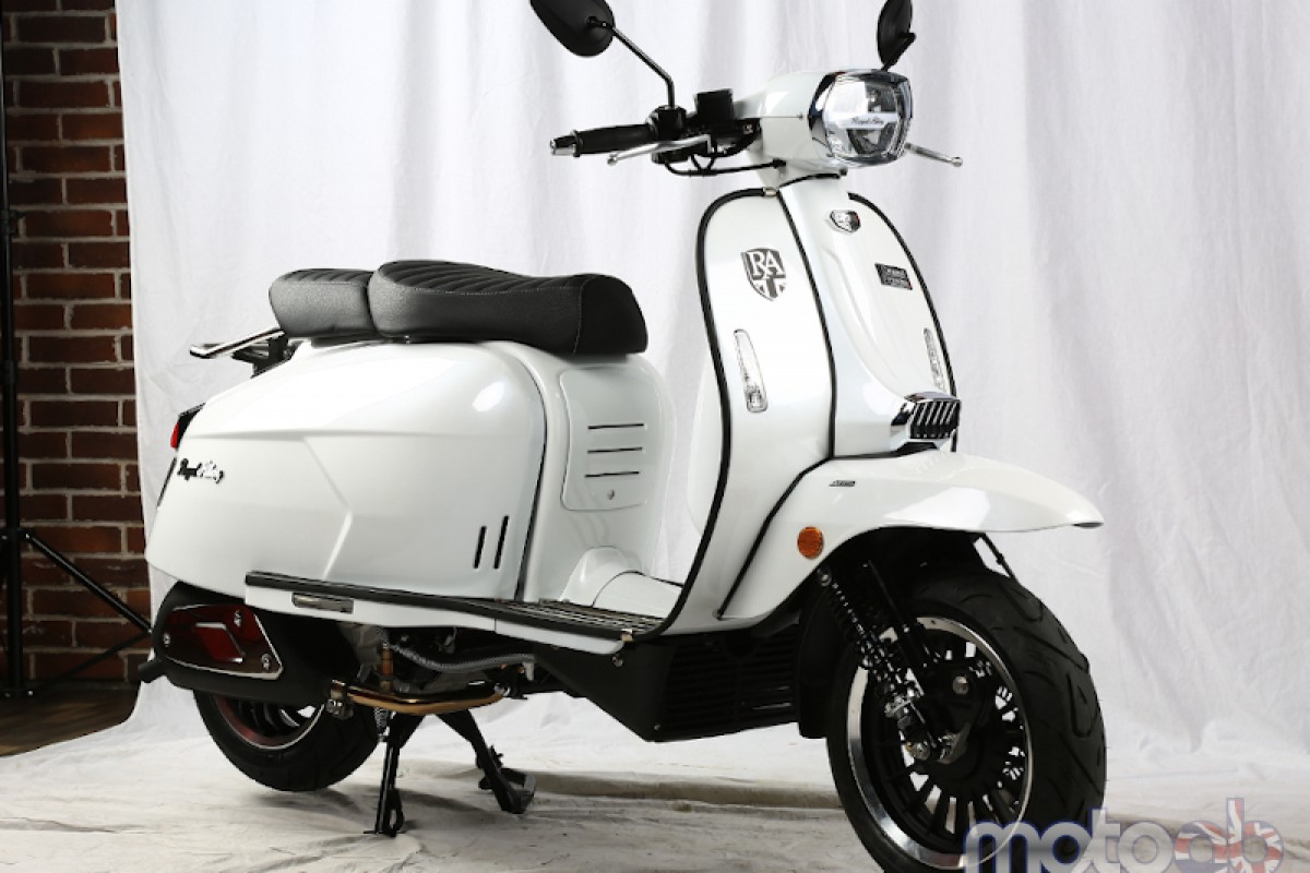 Royal deals alloy scooters